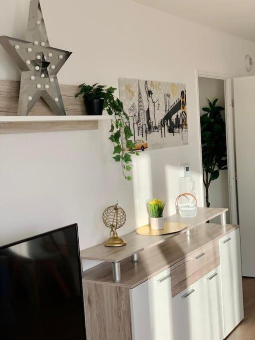 Pourquoi Notre T3 Avec Parking Est Pour Vous ? Apartment Lille Bagian luar foto