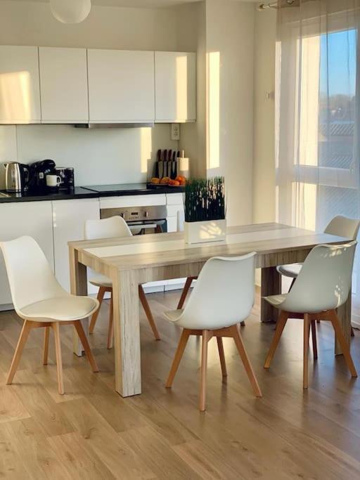 Pourquoi Notre T3 Avec Parking Est Pour Vous ? Apartment Lille Bagian luar foto